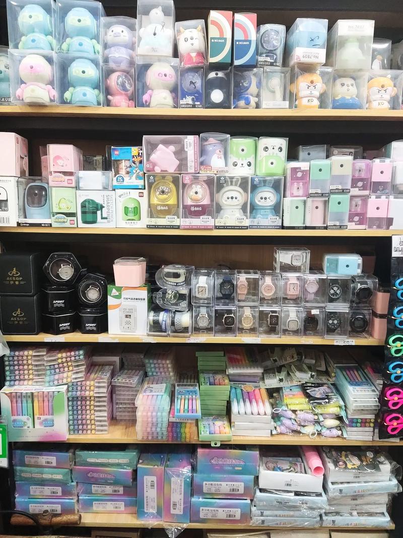 三里灣學生用品文具店 一遍遍調整陳列的藝術